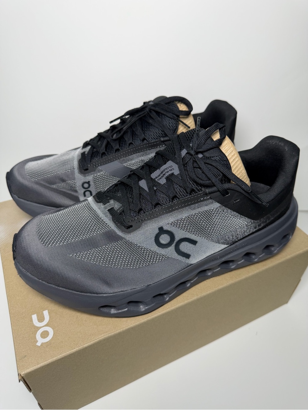 NIB On Cloudsurfer Next Mens 10.5W Wide Black Athletic Running Shoes Trainer NEW - Picture 2 of 16